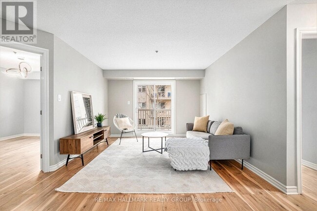 Building Photo - 151 Potts Private