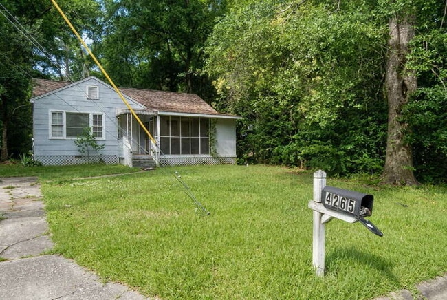 Building Photo - 4265 Mayfield Dr
