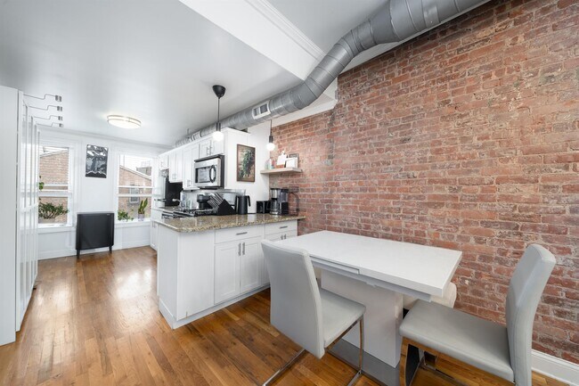 Foto del edificio - 208 6th St