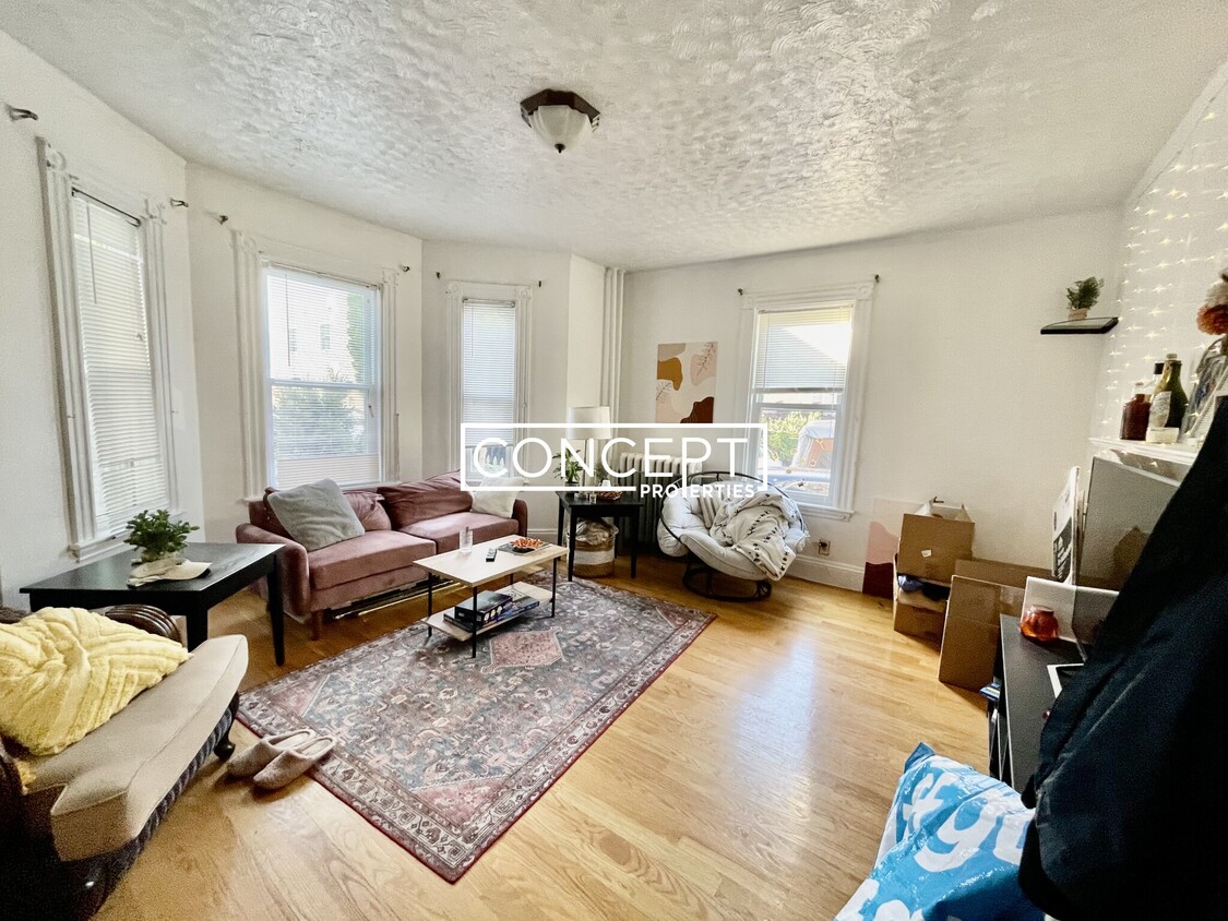 Foto principal - 205 Hillside St