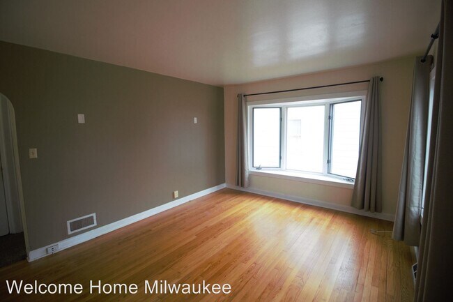 Foto del edificio - 820 S 114th St