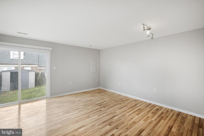Building Photo - 207 Kimberly Way