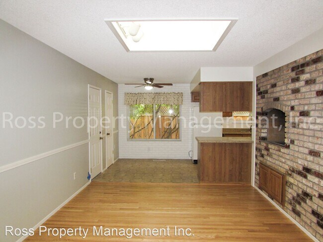 Building Photo - 3 br, 2 bath House - 625 Via Del Sol