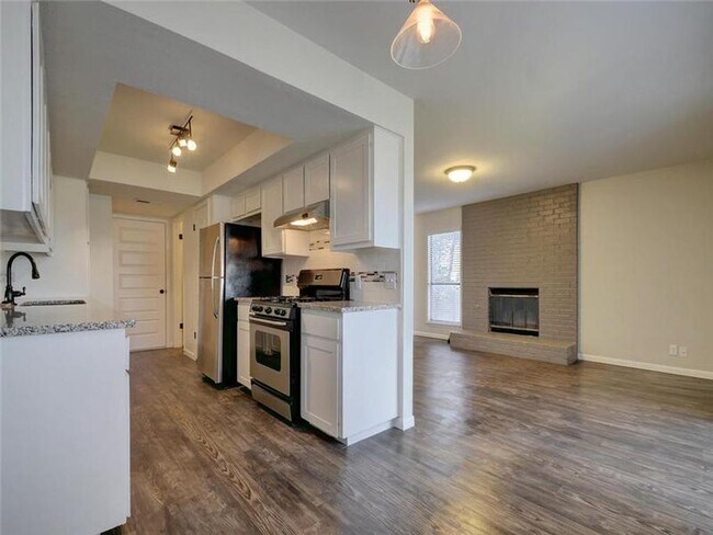 Building Photo - 600 Ramble Lane