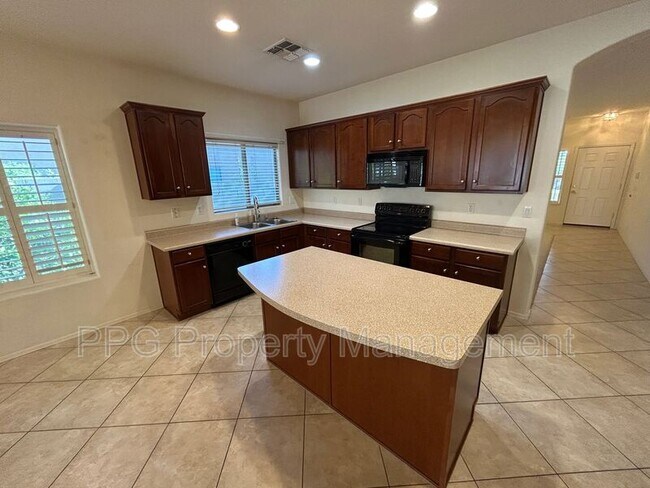 Foto del edificio - 14542 W Watson Ln