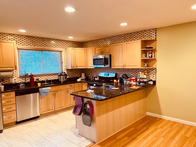 Building Photo - 46 Algonquin Trl