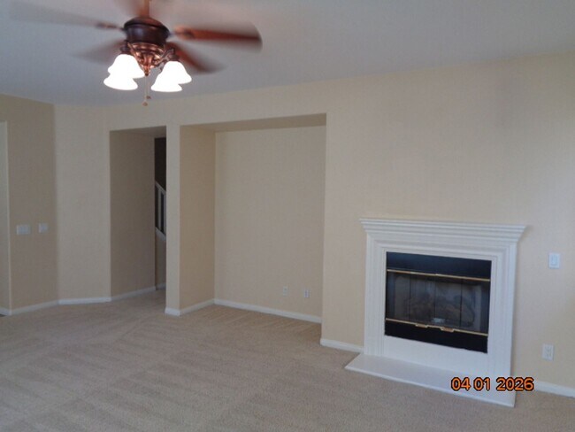 Foto del edificio - Spacious Quartz Hill 2 Story Home Offering 3663 sq. ft. and was Built in 2004