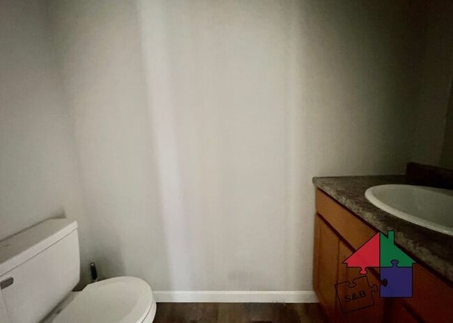 Building Photo - Room to Relax: 3BR/2.5BA Townhome in Milton