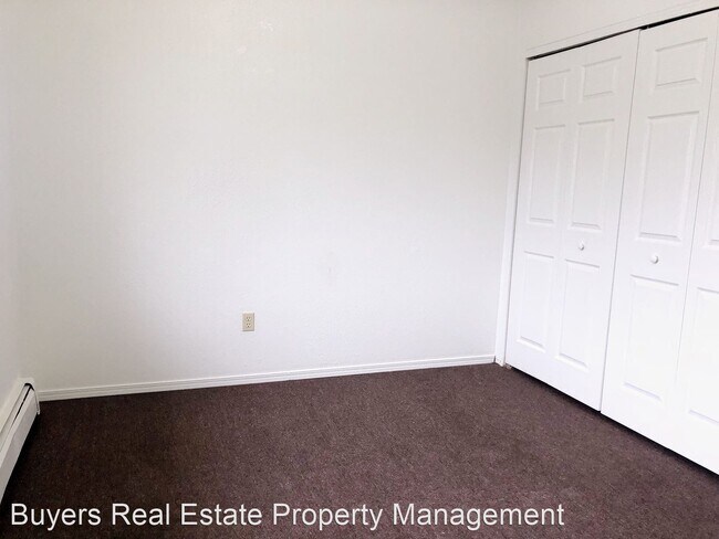 Building Photo - 1300 Balfour Dr