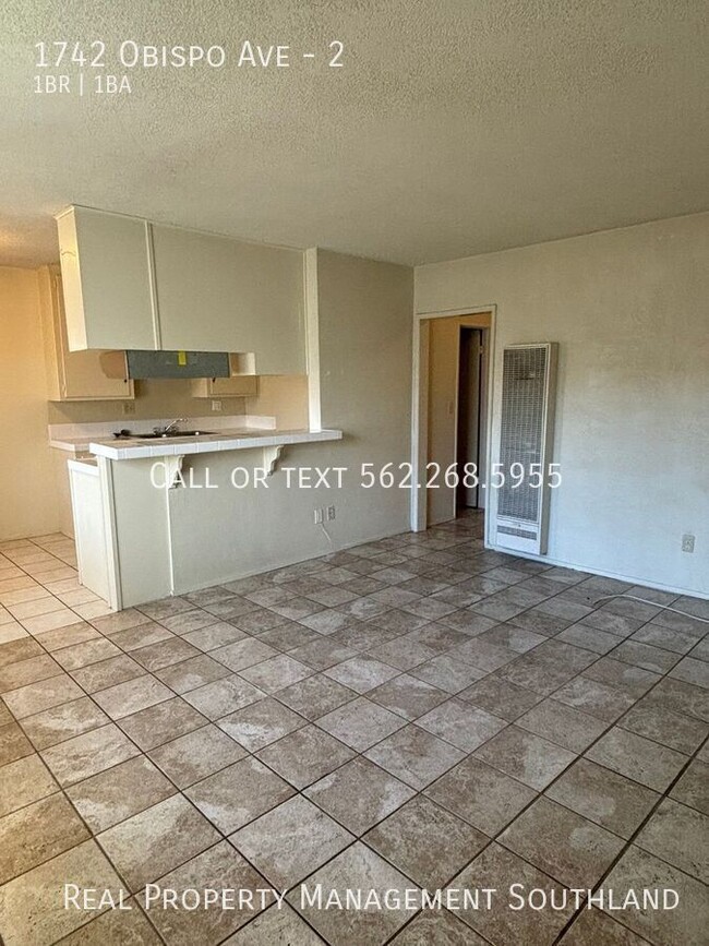 Foto del edificio - Spacious 1 BD + 1 Bath in gated building i...