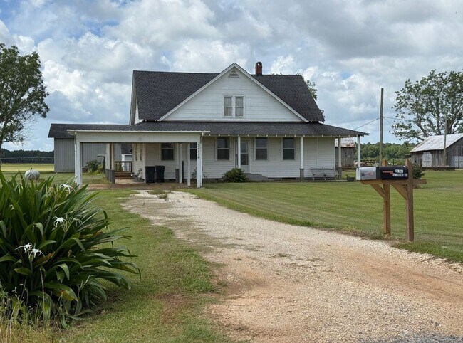 Foto del edificio - Charming Country Farmhouse in Elberta!
