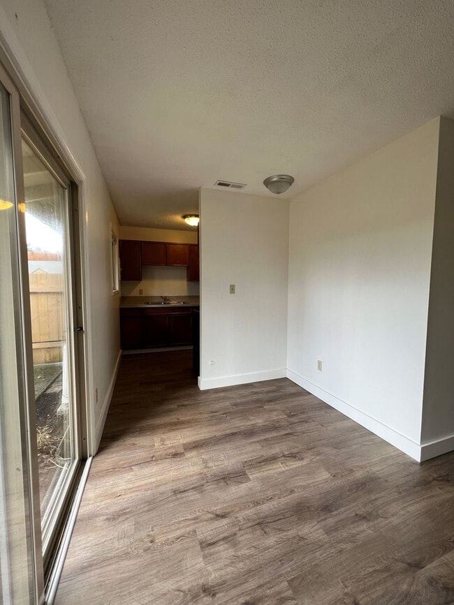 Building Photo - SFH 119 - Francis Duplex
