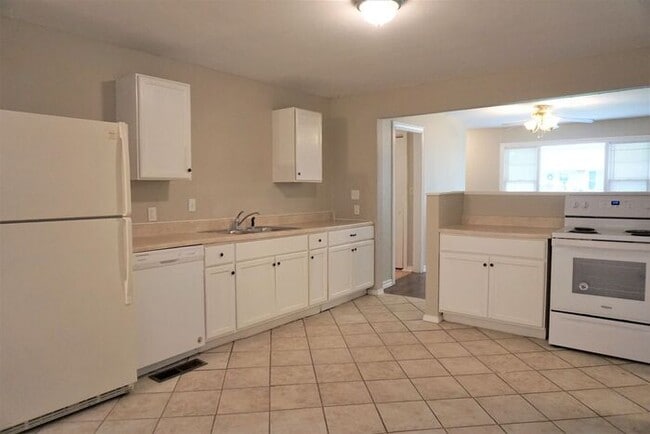 Building Photo - 3 Bed 2 Bath 1 Car Garage -The Village NW OKC