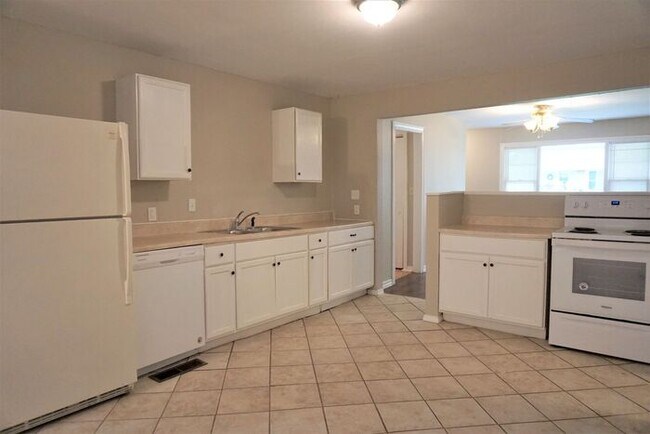 Foto del edificio - 3 Bed 2 Bath 1 Car Garage -The Village NW OKC