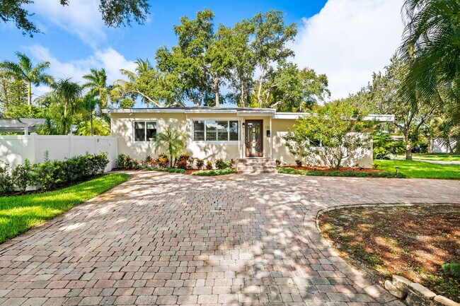 Foto del edificio - 1300 SW 17th St