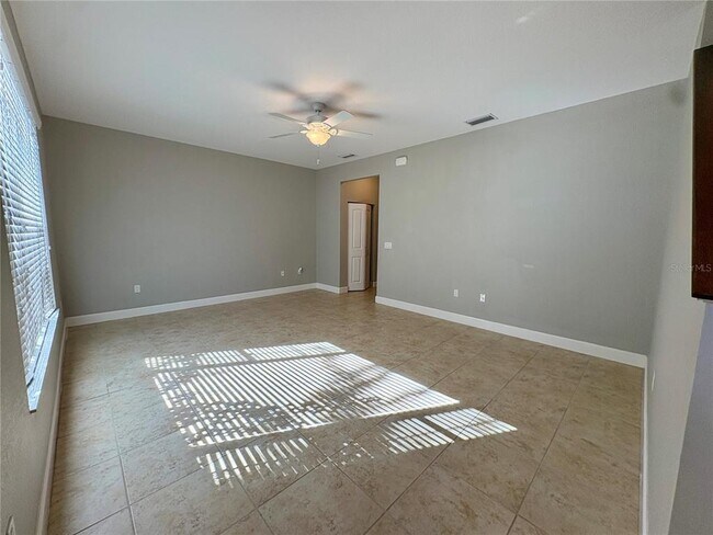 Foto del edificio - 165 Alexander Woods Dr