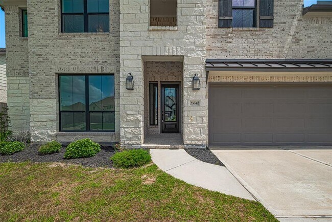 Building Photo - 23649 Silver Palm Trl