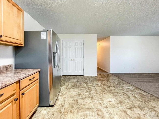 Building Photo - 8921 Camshire Cir