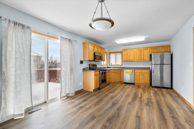 Building Photo - 1511 Dickenson Ln