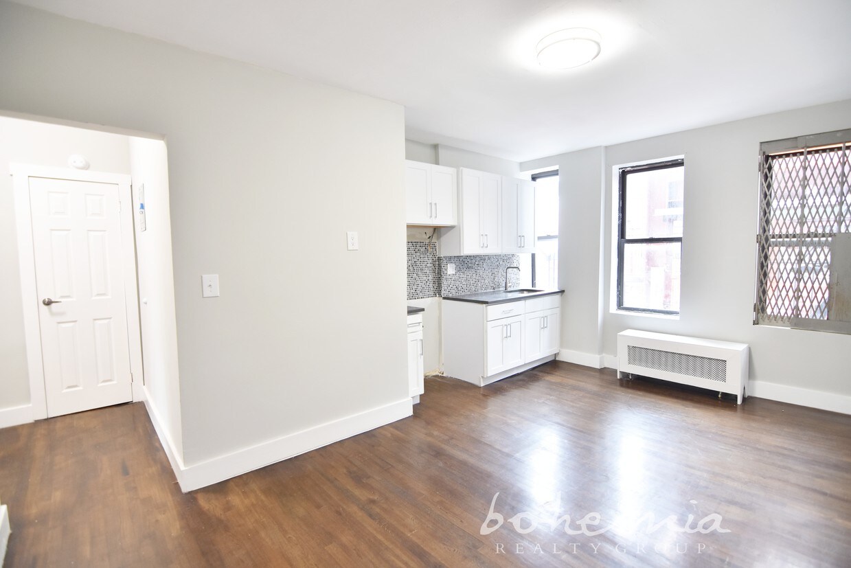 Primary Photo - 150 W 140th St