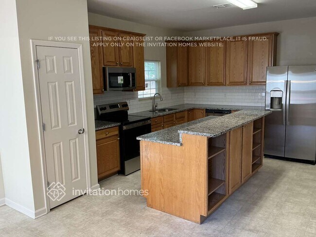 Building Photo - 4104 Hampstead Village Dr