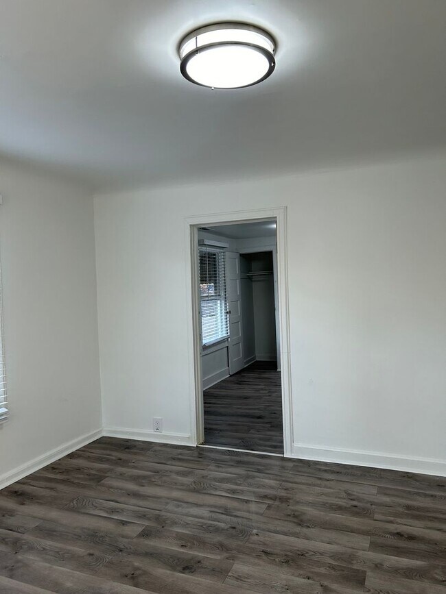 Foto del edificio - 2 Bedroom Single Family Home in Denver