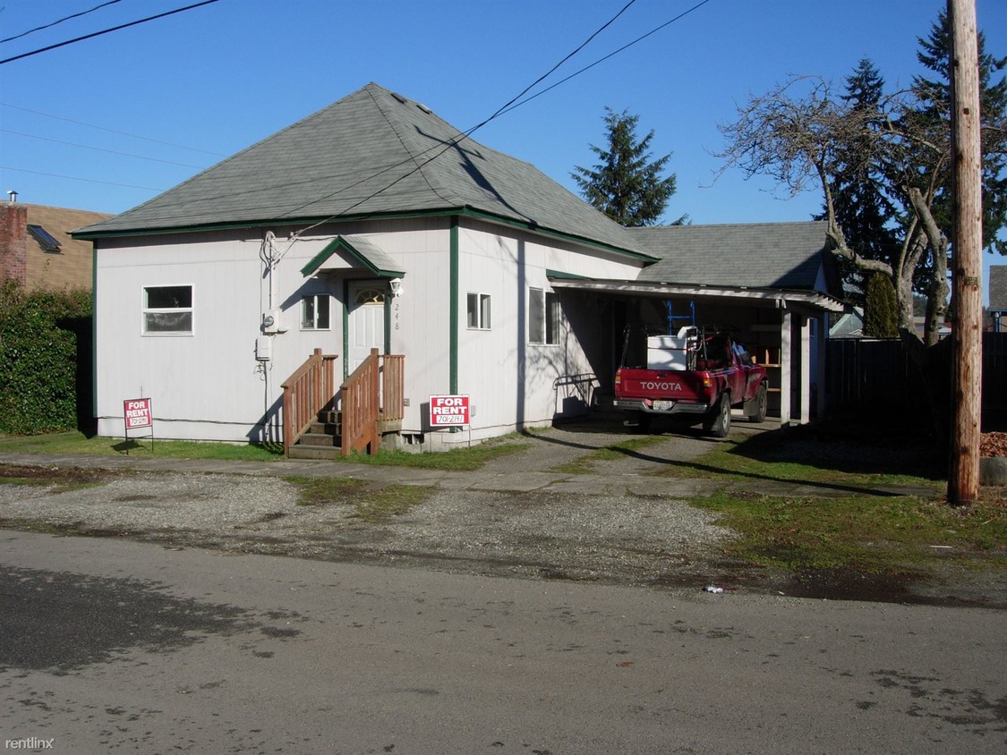 Primary Photo - 248 Howard St N
