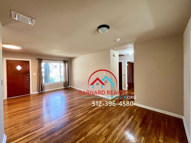 Building Photo - Available Now: 3 Bed/2 Bath in Established Neighborhood