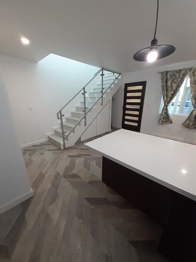 Foto del edificio - 5007 W 12th St