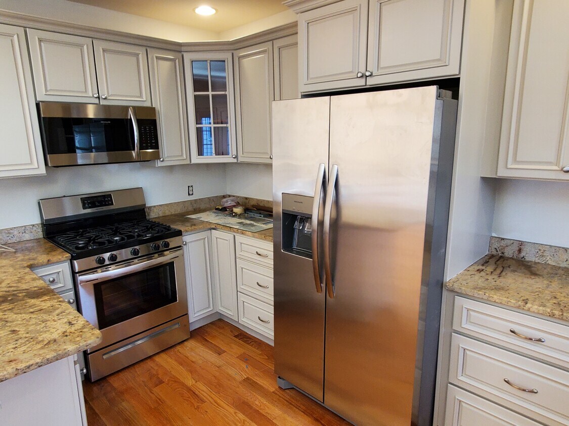 100 Castle Ave, Fairfield, CT 06825 Townhome Rentals in Fairfield CT