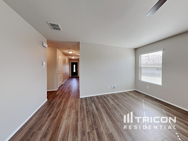 Foto del edificio - 14201 Serrano Ridge Rd
