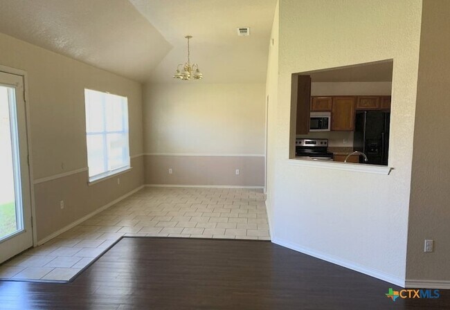 Foto del edificio - 3405 Carpet Ln