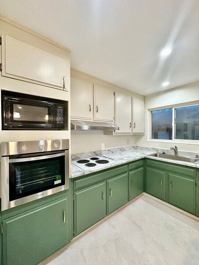 Foto del edificio - 3 br, 2 bath House - 1309 Locust Pl