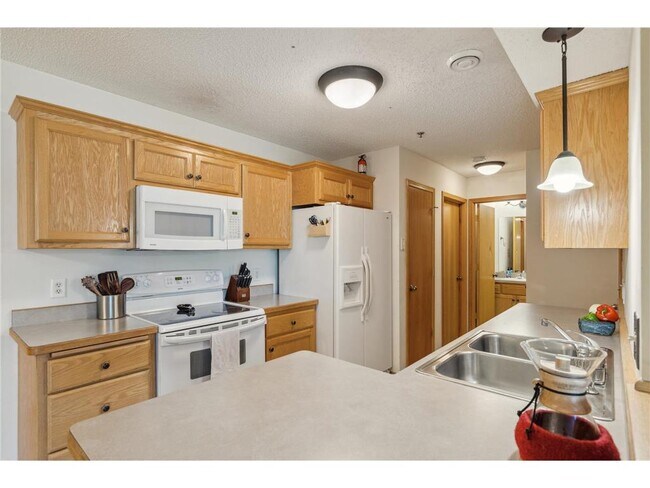 Building Photo - 7353-7147 147 Ln NW