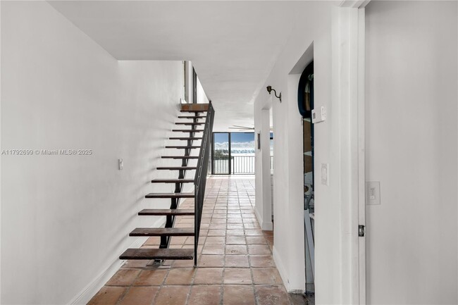 Building Photo - 7899 NE Bayshore Ct