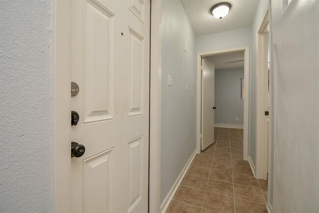 Building Photo - 51 Harbour Row Dr