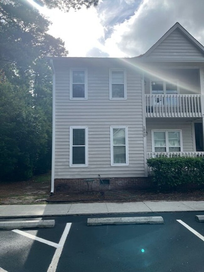 Building Photo - 1843 Savannah Ct