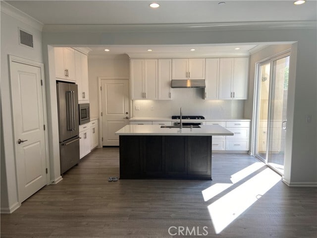 Building Photo - 122 Crescent Moon