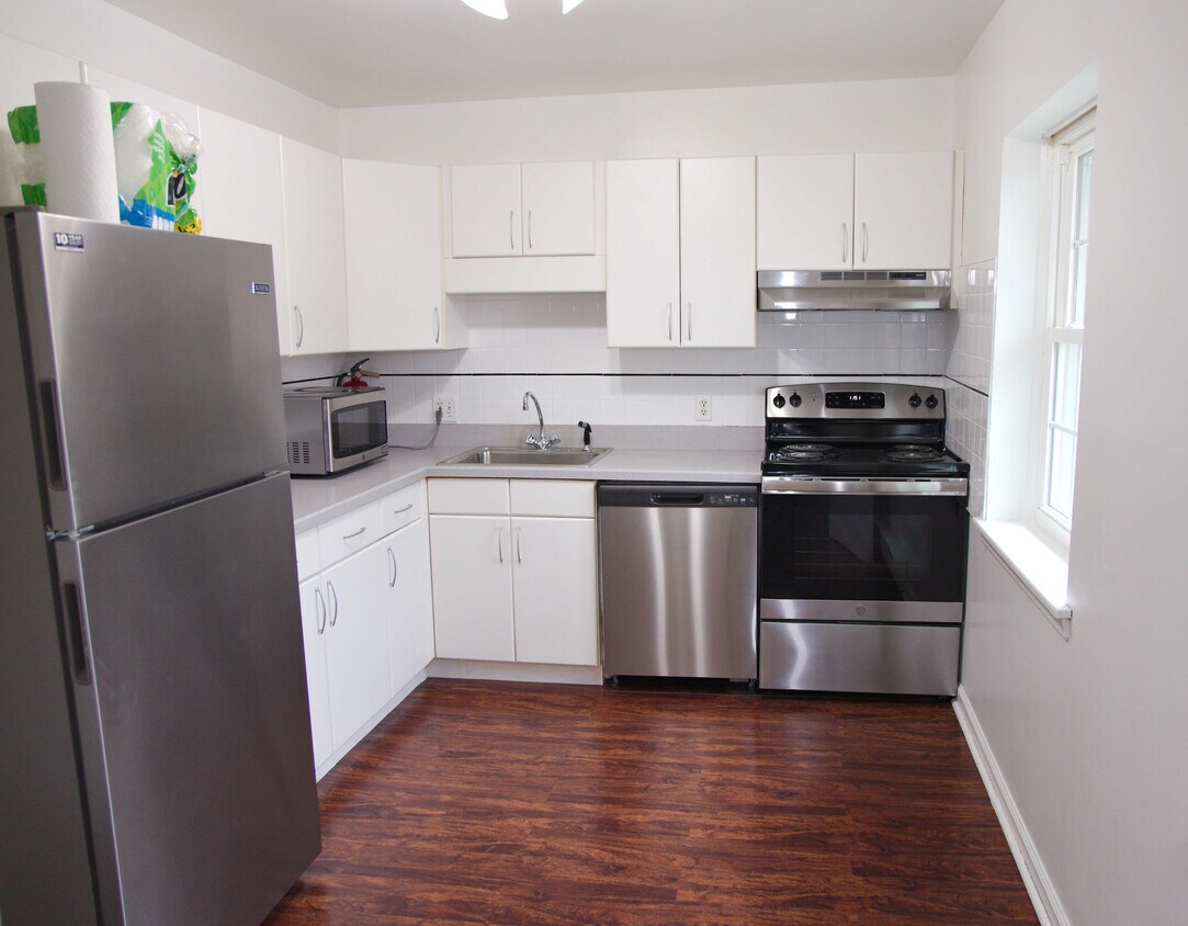 16 Lakeside Dr Unit 16B, Millburn, NJ 07041 Condo for Rent in