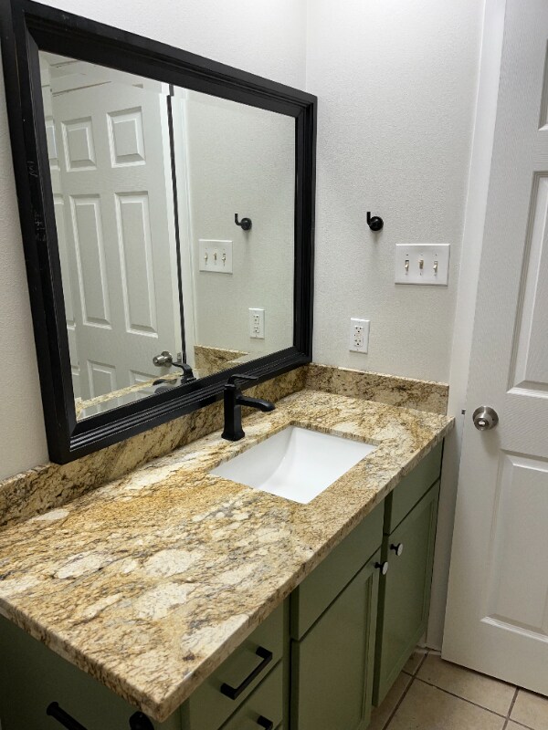 Building Photo - 1225 Bellonia Dr
