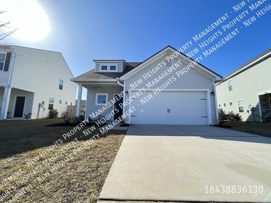 Foto principal - Upgraded, 4 bedroom home! Goose Creek!