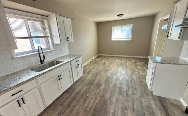 Foto del edificio - 16709 Palda Dr