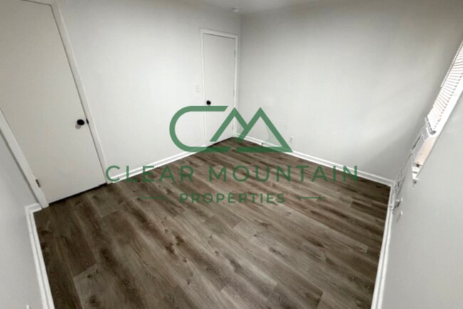 Foto del edificio - BEAUTIFULLY RENOVATED 2BRM 1BTH HOME MINUTES FROM DOWNTOWN GREER