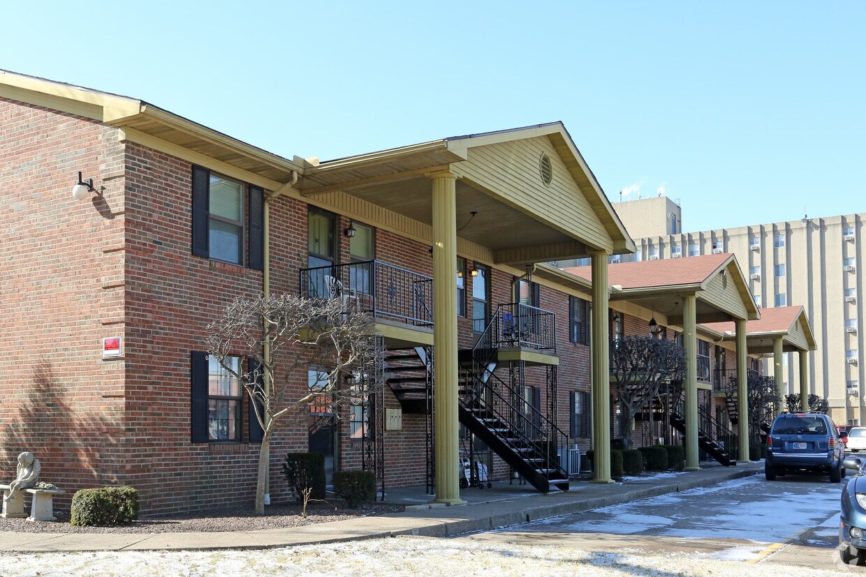 Foto del edificio - Westbriar Apartments