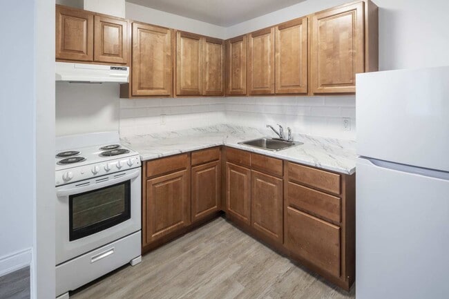 Building Photo - Birchmount Park Towers