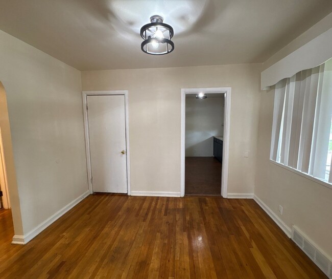 Foto del edificio - Spacious 3-Bedroom Home with Central Air in Dayton’s Gem City