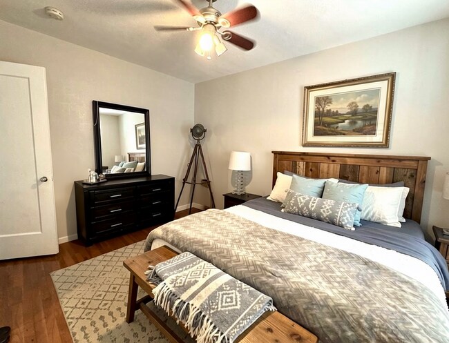 Foto del edificio - 3243 Bonnie Ln