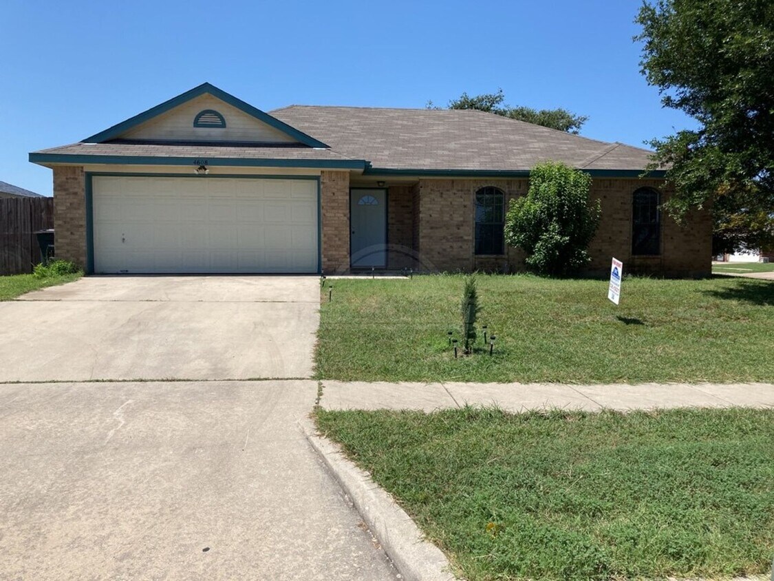 Foto principal - 4608 Fieldstone, Killeen