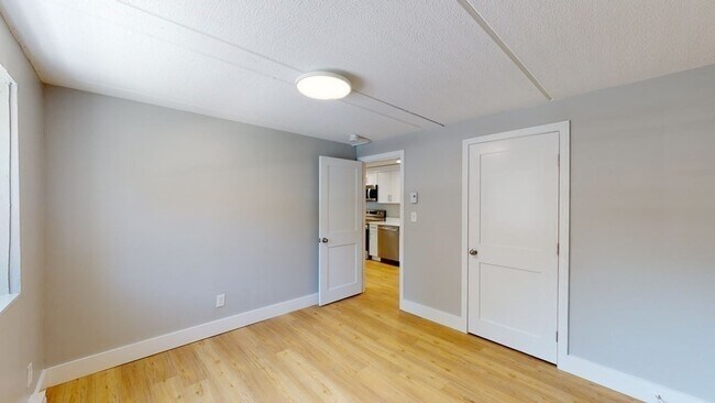 Foto del edificio - 89 Woodrow Ave