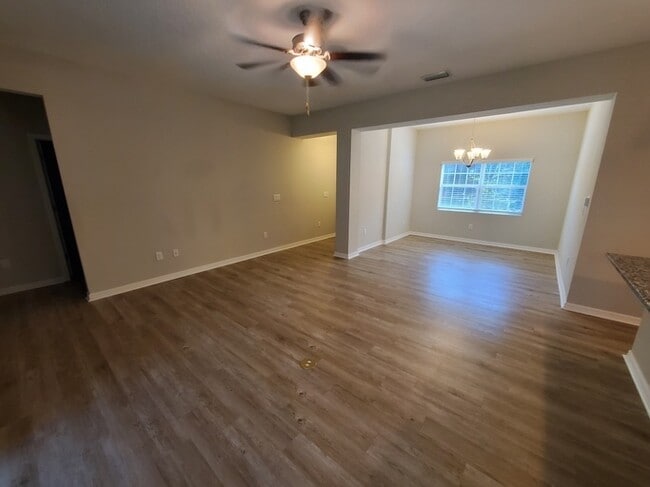 Building Photo - 4165 Twinbush Terrace